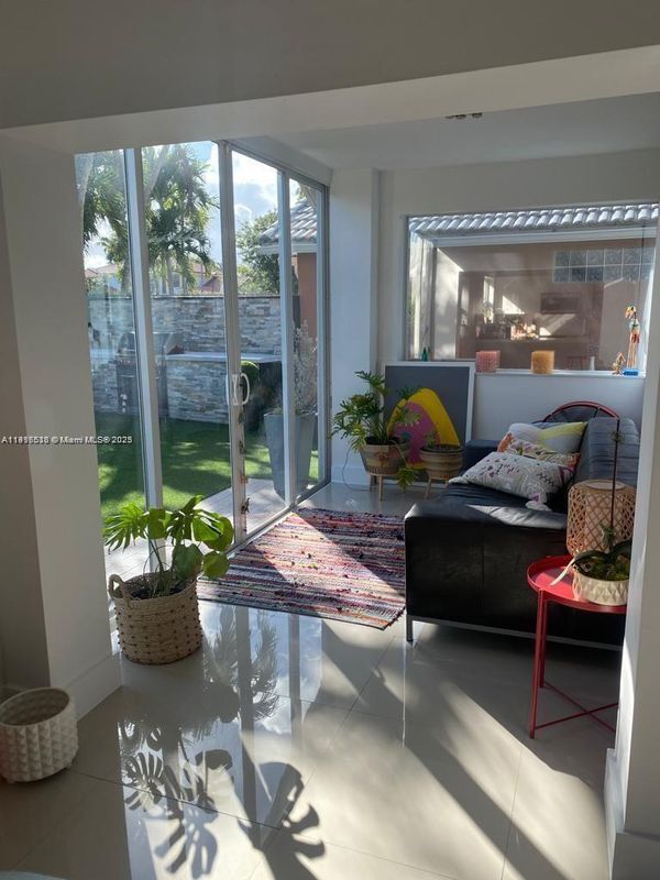 Foto del edificio - 5261 SW 154th Pl