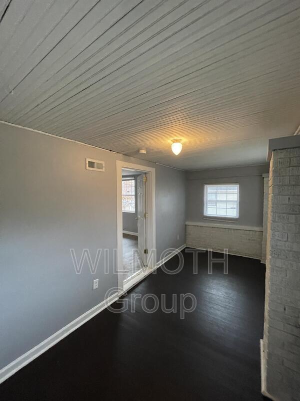 Building Photo - 419 N Dequincy St