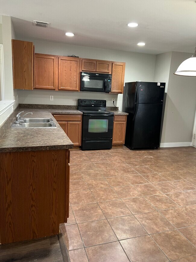 Foto del edificio - 1821 Trego Dr