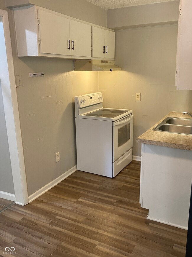 Building Photo - 210 Whitlock Ave