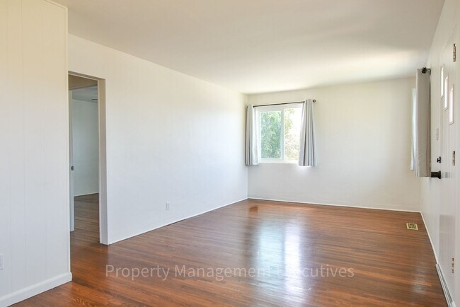 Foto del edificio - 3 Bedroom, 2 Bath House with Large Backyard