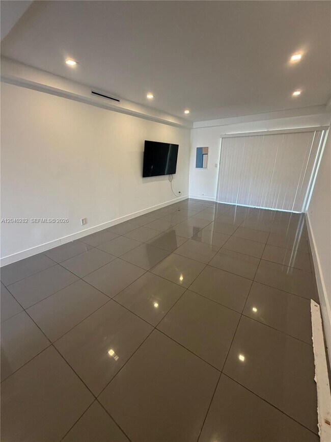 Building Photo - 13105 Ixora Ct