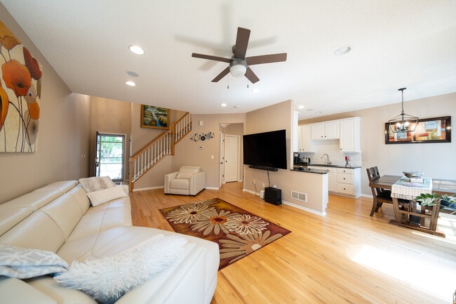 Building Photo - 15843 Porchlight Ln