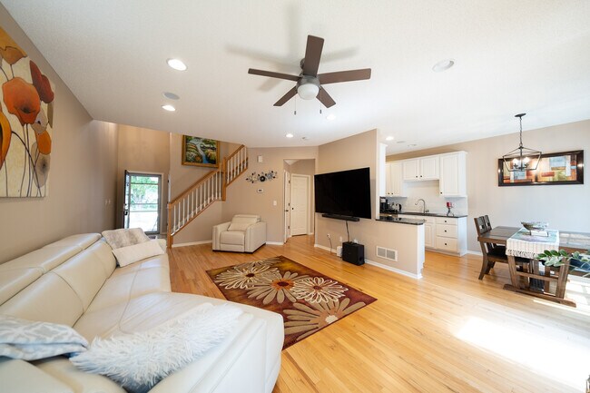 Foto del edificio - 15843 Porchlight Ln