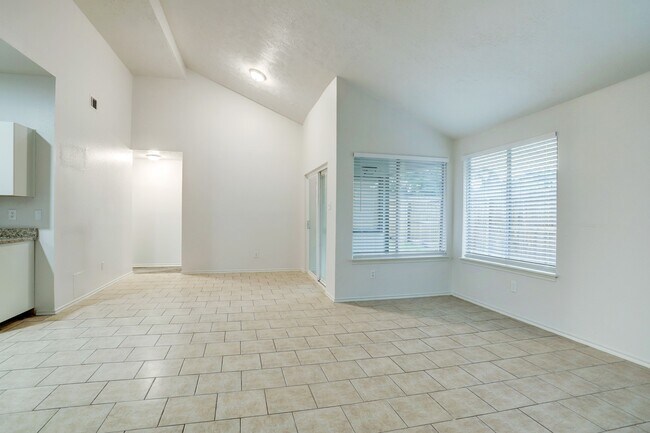 Foto del edificio - 11103 Almond Grove