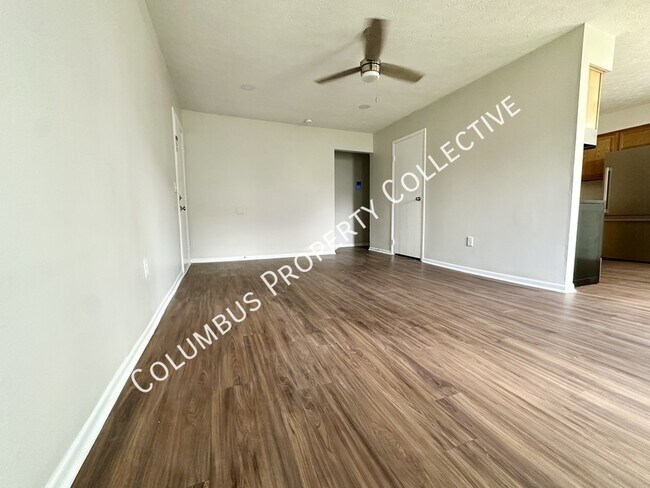 Foto del edificio - 906 S Spring Rd