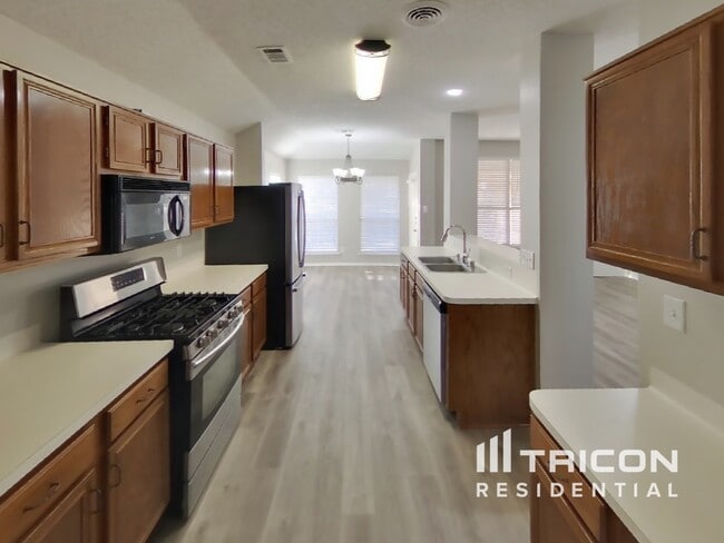Foto del edificio - 7602 Tidewater Dr