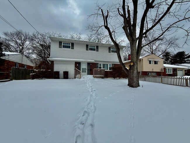 Photo - 11417 Gravenhurst Drive House