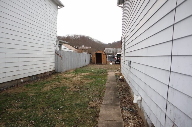 Foto del edificio - 504 Underwood Ave