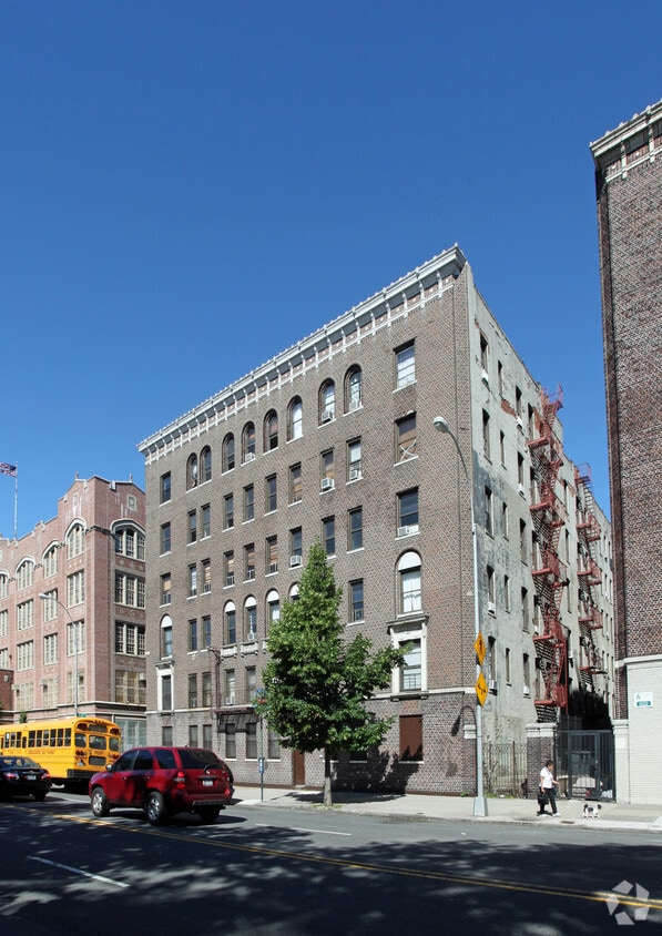 Building Photo - 2600 Amsterdam Ave