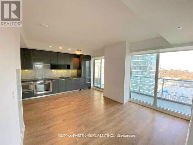 Building Photo - 115-2115 McMahon Dr