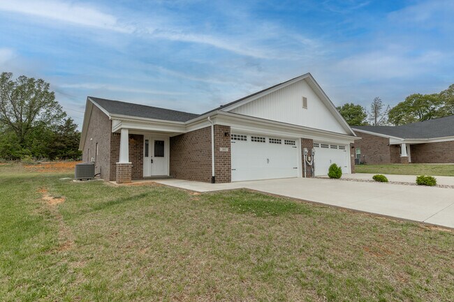 Building Photo - 305 Breckinridge Cir