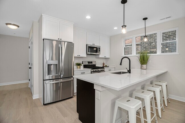 Foto del edificio - 5416 N Winthrop Ave