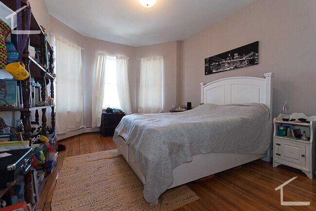Foto del edificio - 204 Chestnut Hill Ave