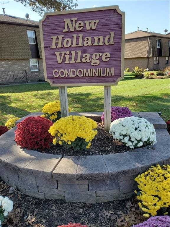 Primary Photo - 106 New Holland Village