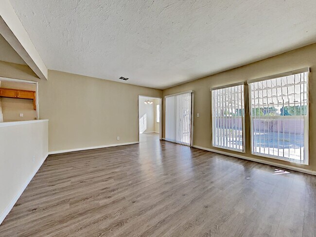 Building Photo - 12544 Blythe St