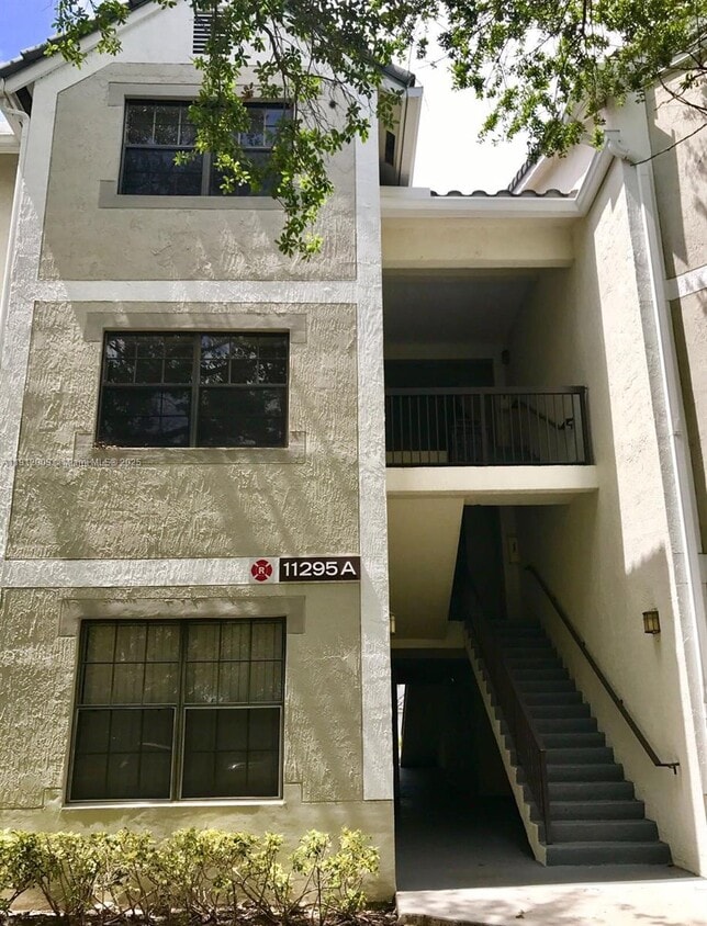 Foto principal - 11295 W Atlantic Blvd