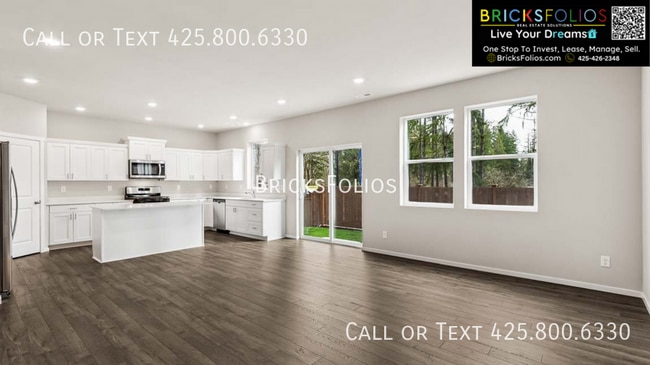 Building Photo - 4039 Hyde Lp NE