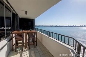 Building Photo - 520 Brickell Key Dr