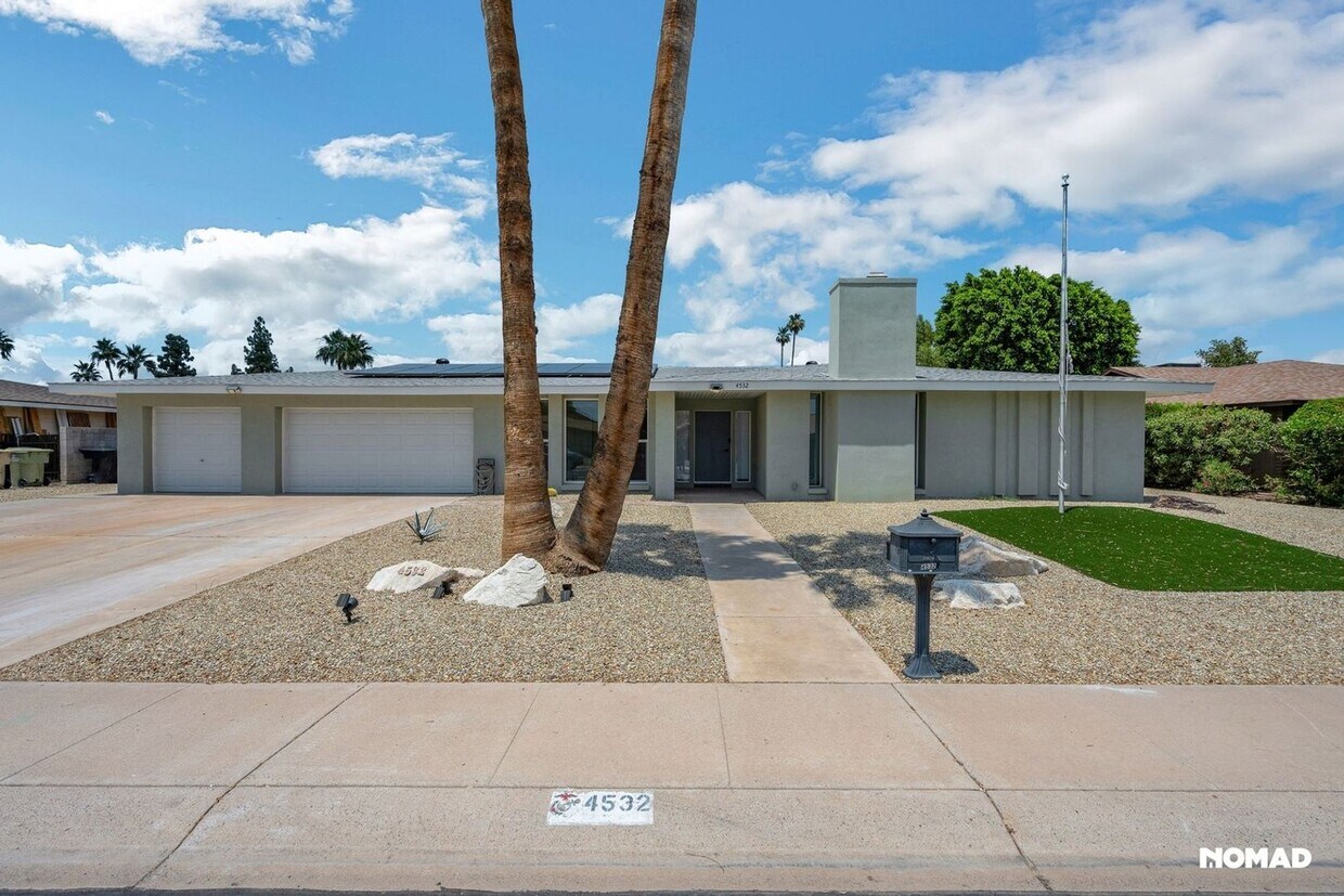 Primary Photo - Spacious 5BR House in Glendale