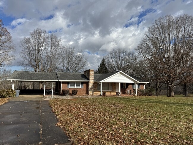 Building Photo - 375 Holly Mountain Farm Rd