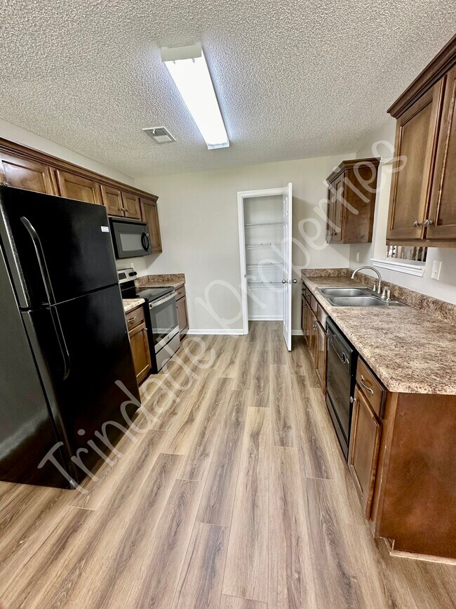 Building Photo - 5673 Bedford Loop E