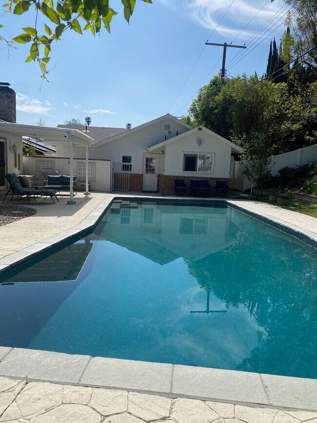 Foto del edificio - 8387 Shoup Ave