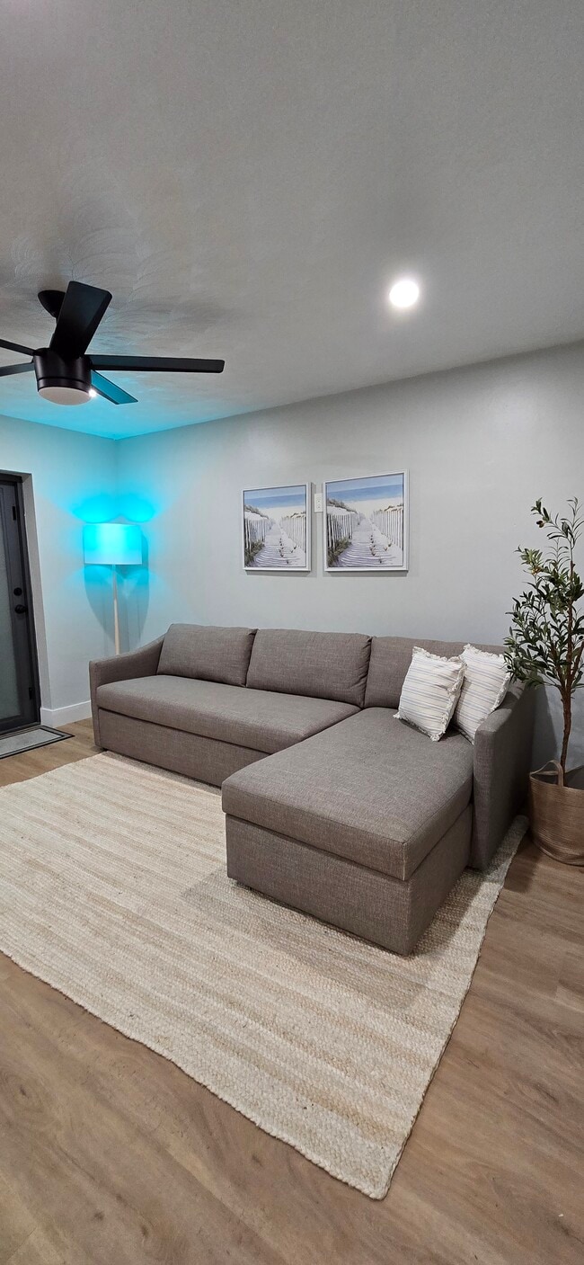 Building Photo - 1634 NE 4th Pl