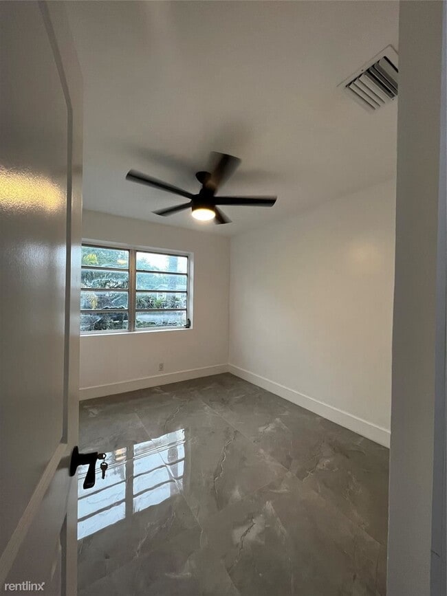 Building Photo - 3 br, 2 bath House - 3225 Cleveland St