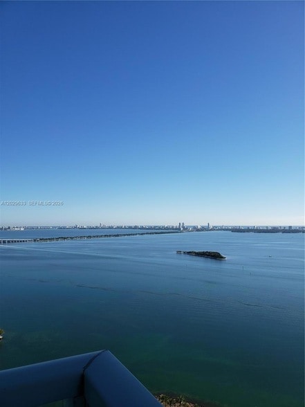 Building Photo - 1900 N Bayshore Dr