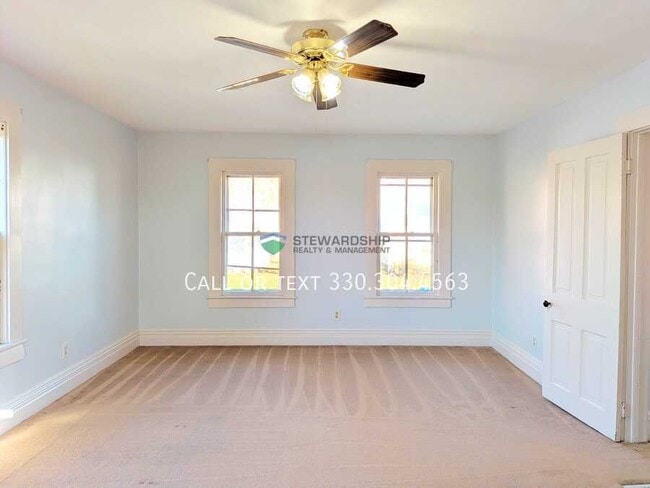 Building Photo - 409 2nd St NE