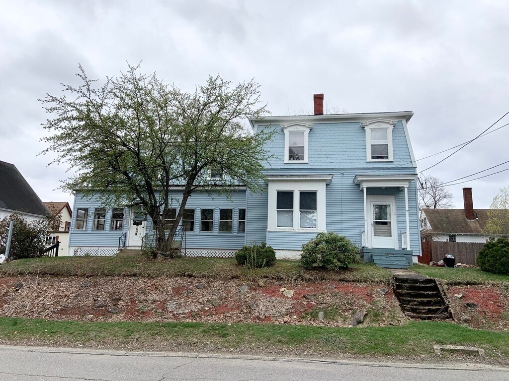 59 Lincoln St Unit 13, Gardner, MA 01440 Room for Rent in Gardner