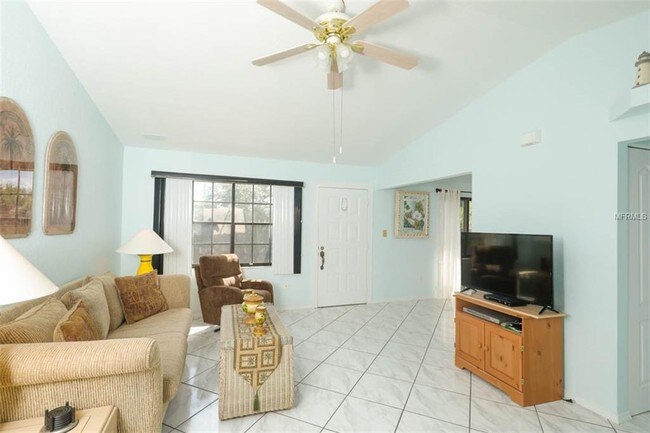 Livingroom - 13100 S McCall Rd