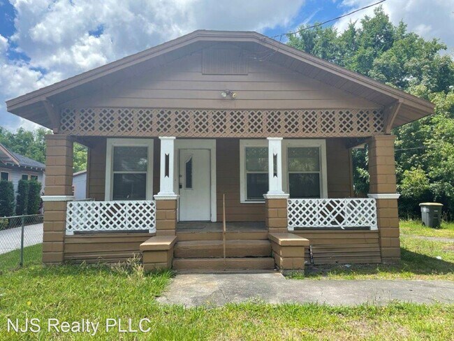 Building Photo - 3 br, 1 bath House - 2972 Dignan St.