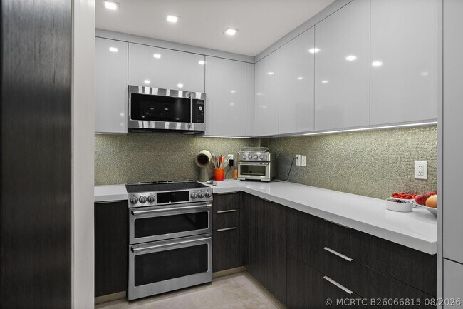 Foto del edificio - 170 N Ocean Blvd