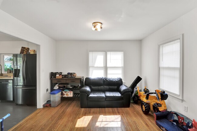 Foto del edificio - 3088 Forrest Ave