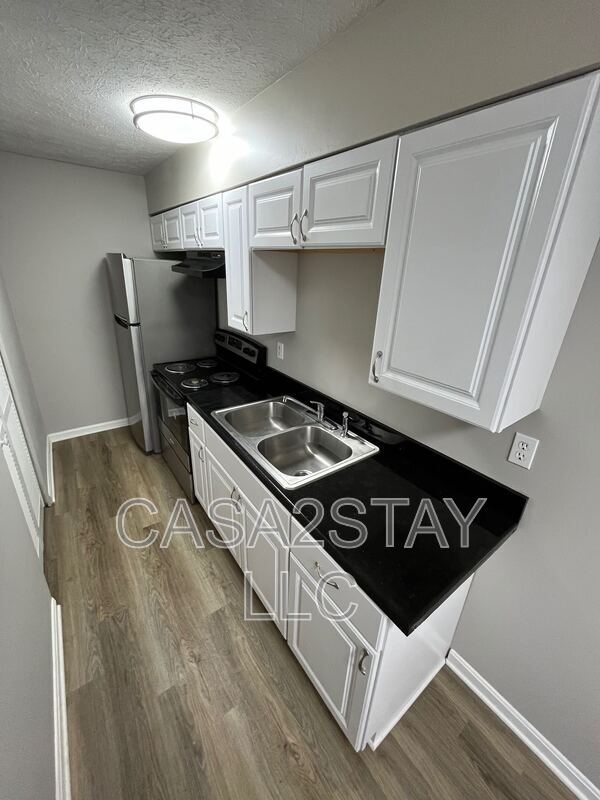 Building Photo - 670 Knox Blvd