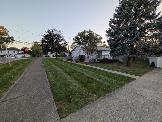 Building Photo - 17 Sheldon Rd