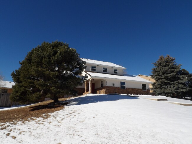 Building Photo - 2455 Stoneridge Dr