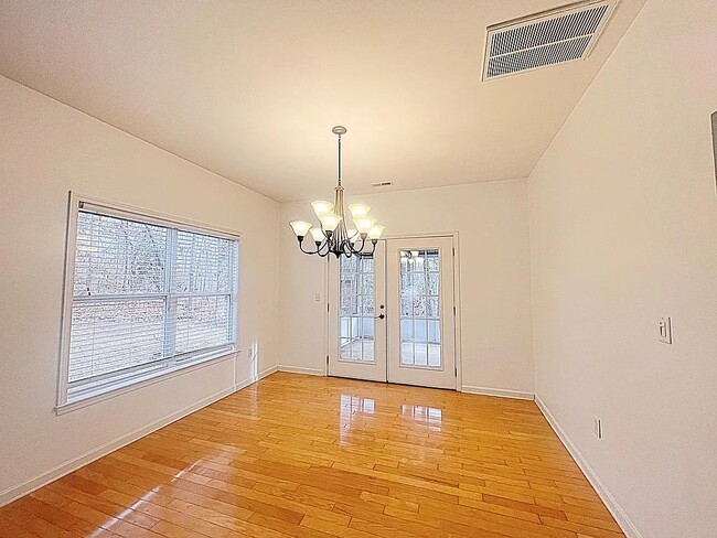 Foto del edificio - 206 Beauclair Dr