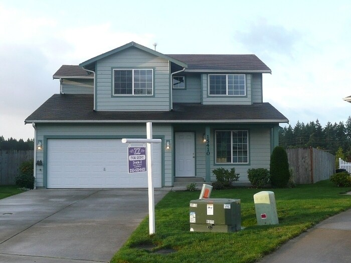 Primary Photo - Nice 3 Bedroom 2 Story in Fredrickson!!