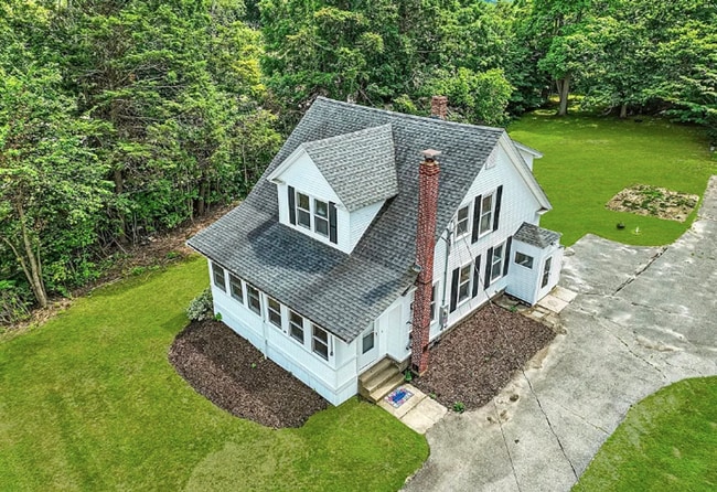Building Photo - newly renovated 4 bdr farm house - rent to...