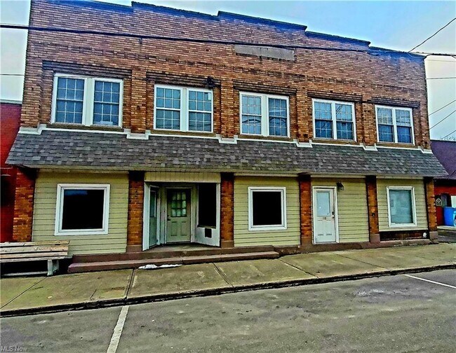 Building Photo - 116-118 E High St