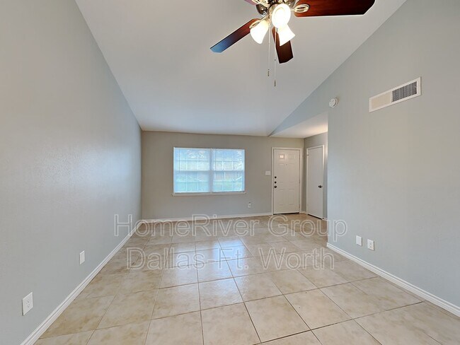 Building Photo - 2806 Poplar Trail
