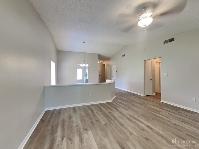 Foto del edificio - 1507 Crossridge Dr
