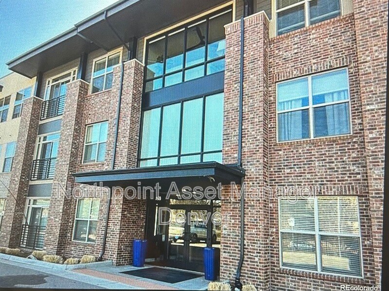 Foto principal - 155 S Monaco St Pkwy