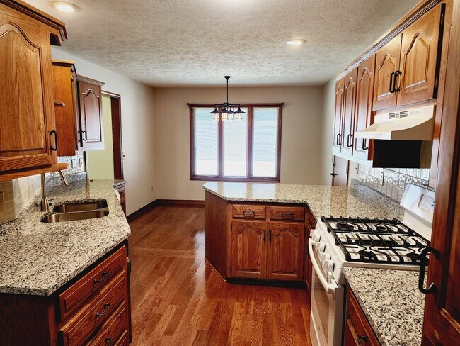 Building Photo - Galloway - Sequiota Area - Glendale Hills ...