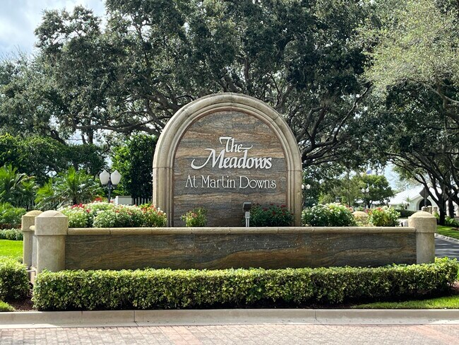 Foto del edificio - 1624 SW Waterfall Blvd