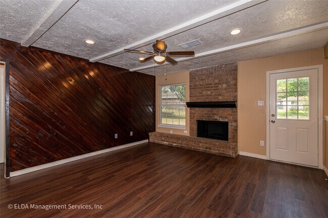 Foto del edificio - 12834 Timothy Dr