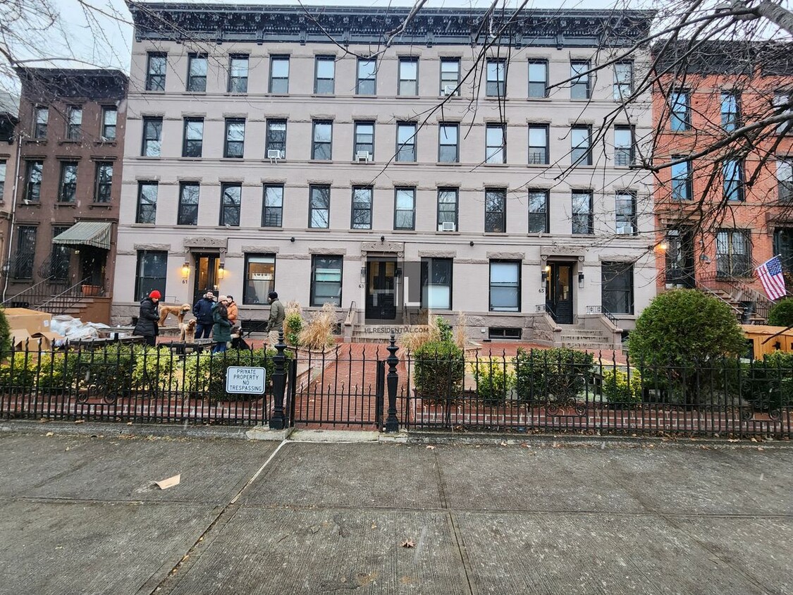 3 PLACE - Room For Rent In Brooklyn, NY | Apartments.com